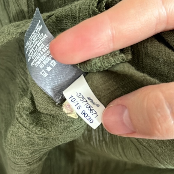 Aerie crinkle gauze cotton relaxed button down shirt in olive hue size L - Picture 13 of 15